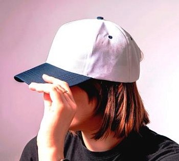 Бейсболка "Joker", 5 клиньев,  застежка на липучке; белый/синий; 100% п/э; плотность 140 г/м2